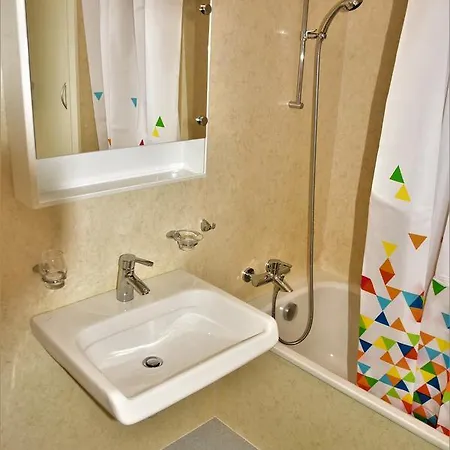 Apartment Ausfinn Central Old Town Riverside 1